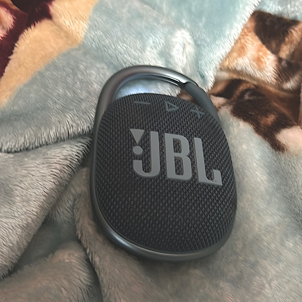 JBL clip 4 speaker